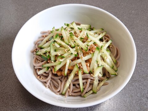 さっぱり☆キュウリと納豆の冷やしぶっかけ蕎麦